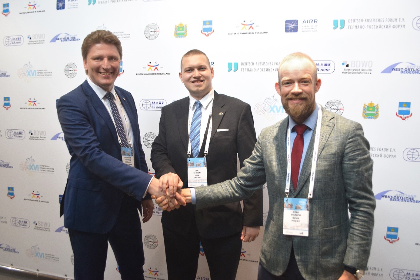 Die BWA-Delegation auf der Konferenz in Kaluga (v.l.n.r.): BWA-Senator Svyatoslav Andrianov, Delegationsleiter Urs Unkauf und BWA-Russlandrepräsentant Philipp Rowe sind ebenfalls alle persönliche Mitglieder des Deutsch-Russischen Forums.