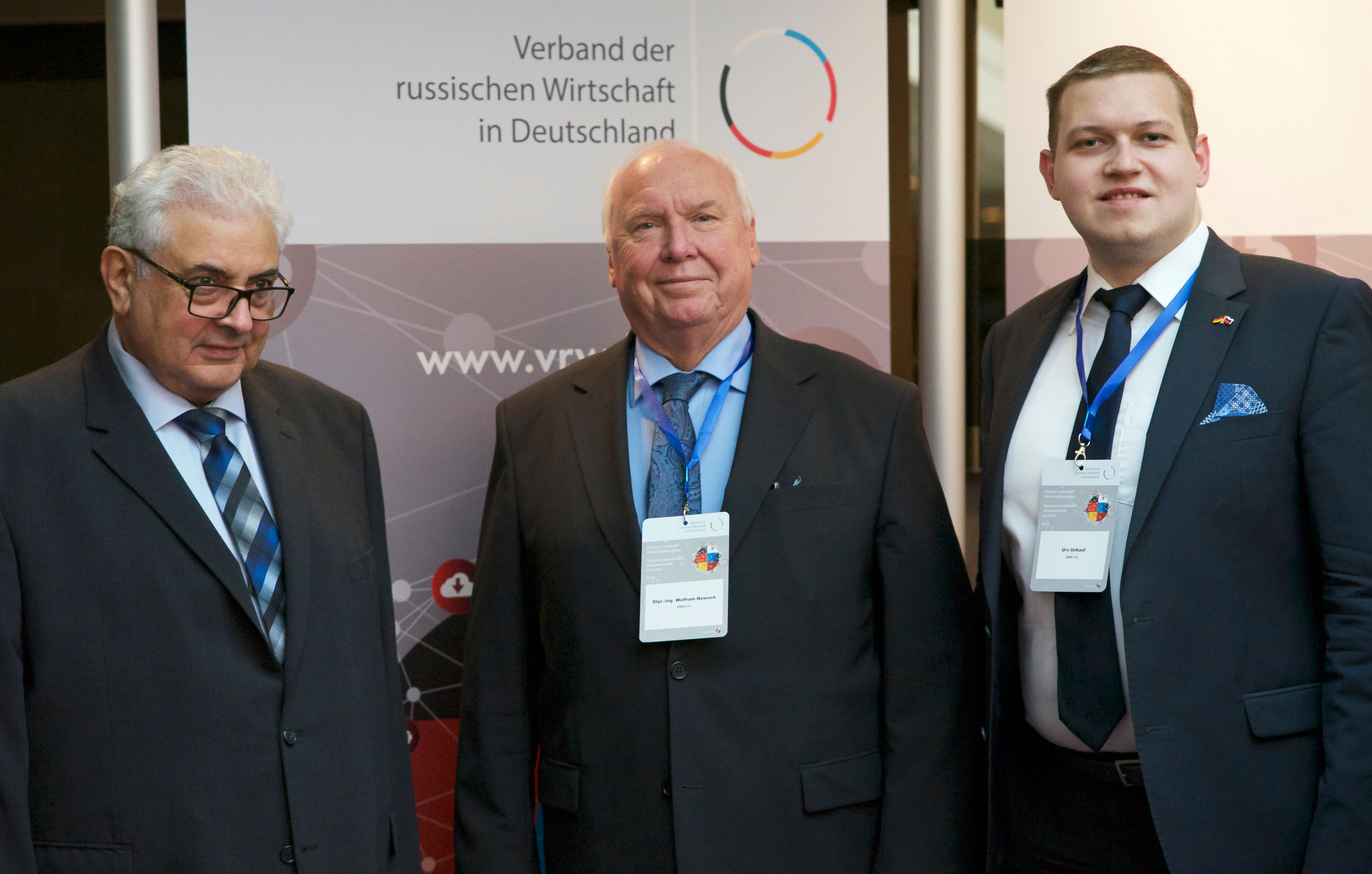 Foto: Botschafter Sergej Netschajew mit BWA-Bundesgeschäftsführer Wolfram Nowsch und Urs Unkauf, Berater für Diplomatie des BWA.